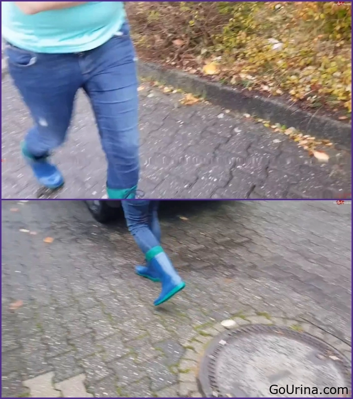 Luna-Light - Jeans and Rubber Boots Public Pee