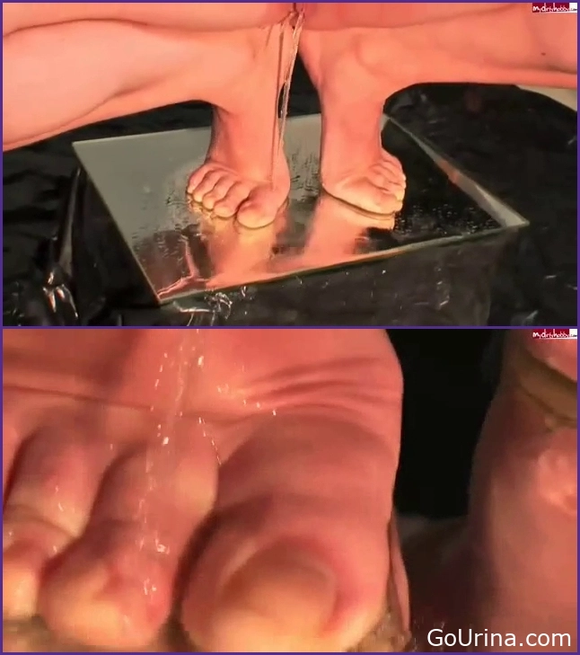 Pissing Hard Today - Fusschen Piss Piss On Little Feet, Sister24, smooth need - 2025