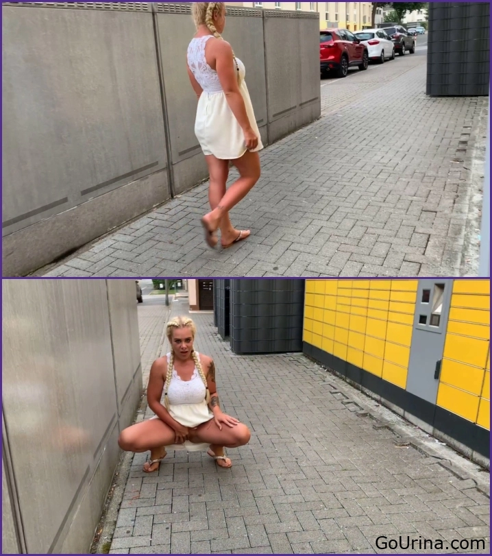 Devil Sophie Piss mess public at the Packstation. 2025