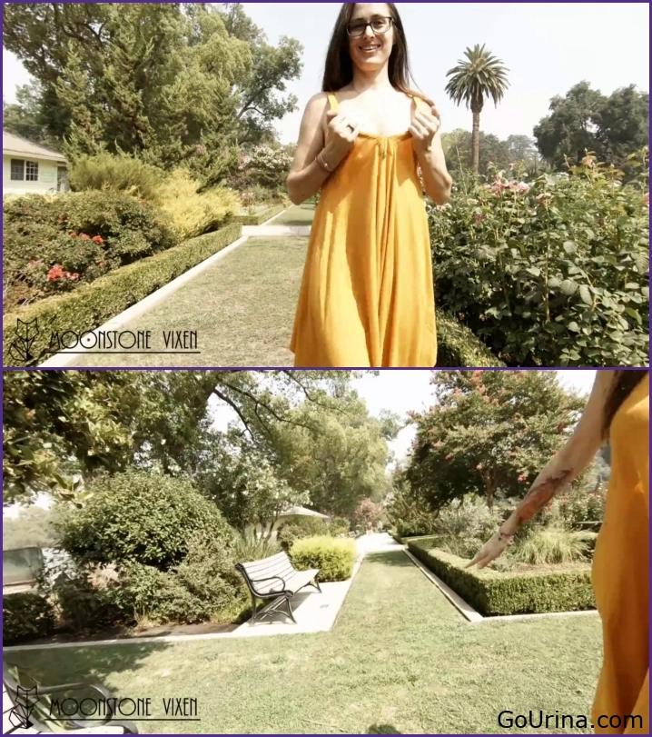 Stream Queen, Orange park walk and wee., MPEG-4, MoonstoneVixen, 220 MB, 2025, pure pee