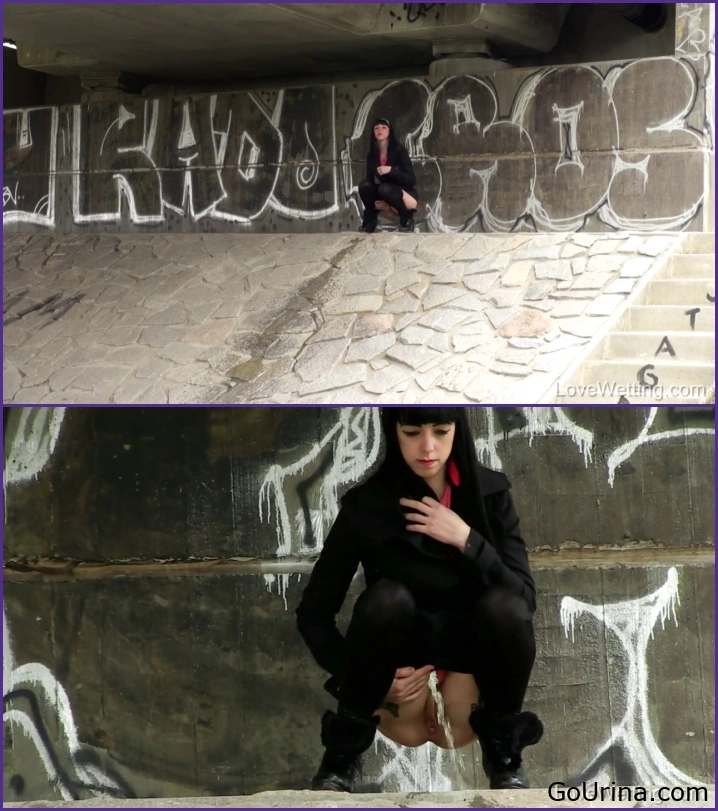 Hidden Urine - Big Stream, Annie, calm pee - 2025
