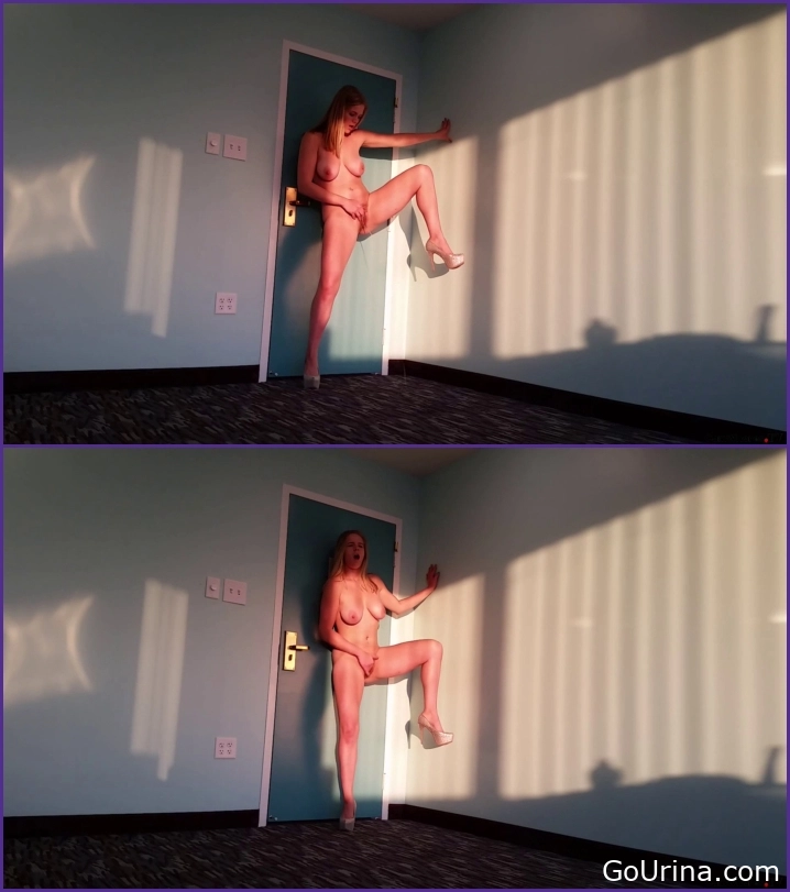 Candiecane - Hotel Floor Pee And Cum