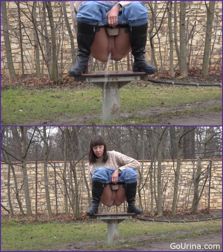 Outdoor Urine Show, Powerful stream of pee in a Park, MPEG-4, Joana Intense, 124 MB, 2025, pee lust