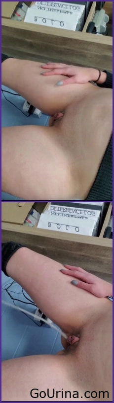 Piss in Action, Redhead Pissing In Her Office, MPEG-4, 114 MB, 2025, shy pee