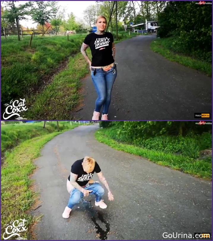 She Had to Pee, My First Public Piss, MPEG-4, 43.6 MB, 2025, clear pee