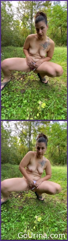 Bathroom Goddess Show - Outdoor Pee Wet Pussy Play, Liv Grace, golden power - 2025