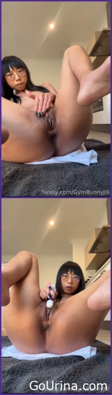 Girl in Heat Pees, Piss Video 15, MPEG-4, GymBunnyJill, 391 MB, 2025, daily piss