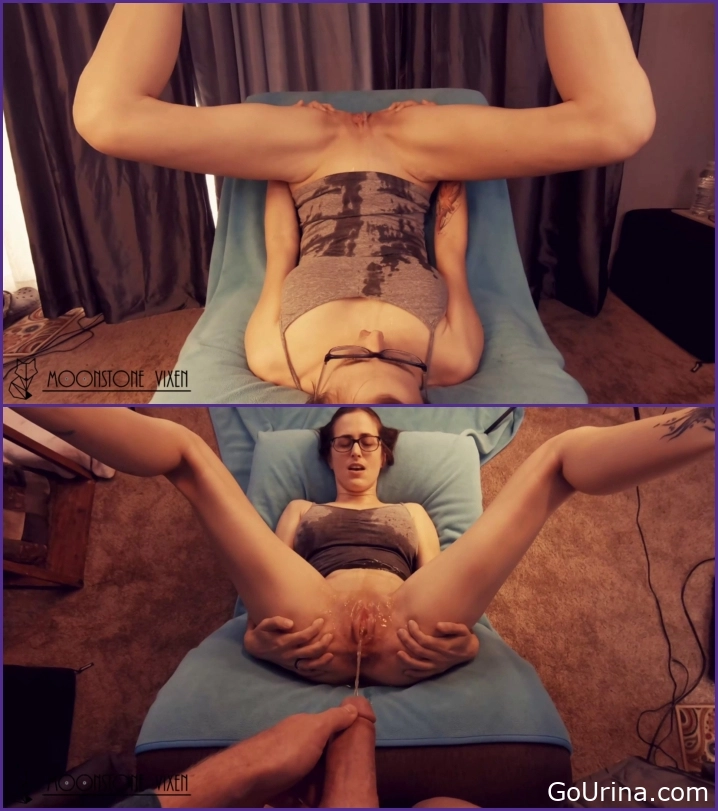 Moonstone Vixen Pee on myself 2. 2025