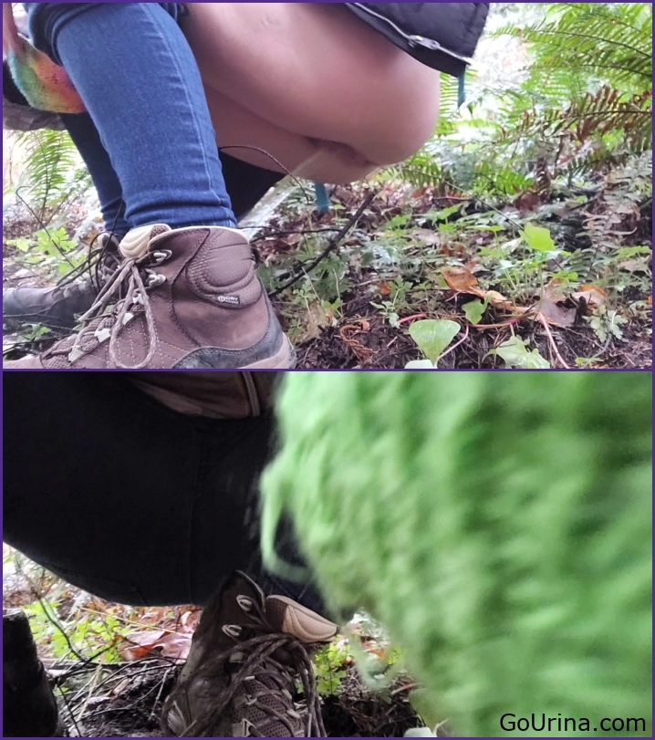 Laura Pissing Compilation 2025